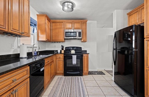 Overland Park House | Charming Bungalow with Spacious Yard
