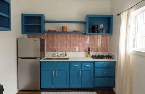 Silver Lake House | Charming bungalow with WiFi and AC in beautiful Silver Lake!