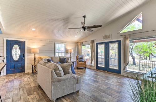 Silver Creek Village House | Charming Burnet Cottage w/Lake View + Porch!