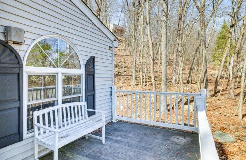 Bushkill House | Charming Bushkill Retreat with Private Deck and Grill!