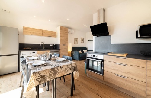 Sorede Cottage | Charming 'Côté Nature' Cottage with Mountain View, Wi-Fi & Air Conditioning