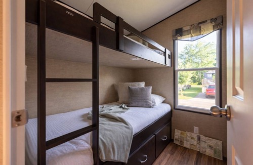 Niagara-on-the-Lake Cottage | Charming cottage offers perfect blend of rustic comfort and modern convenience