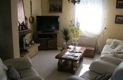 Cousances-les-Forges Bed & Breakfast | Charming Chalet with Fireplace - Pets Allowed