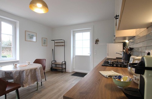 Neuville-en-Beaumont Cottage | Charming countryside house with terrace and private parking