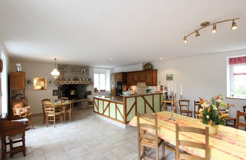 Villedieu-les-Poeles-Rouffigny Cottage | Charming cottage with fireplace and garden in a tranquil setting