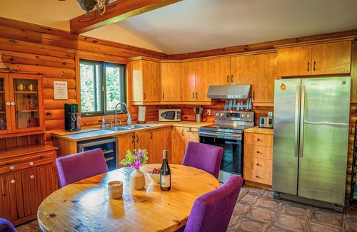 Notre-Dame-de-la-Merci Cottage | Charming 3-bedroom cottage in fantastic Notre-Dame-de-la-Merci with WiFi, AC