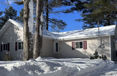 Saint-Emile-de-Suffolk Ski Chalet | Charming cottage on a beautiful lake - CITQ-309893