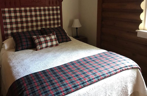 Birch Bay Cabin | Charming Cabin 2 Blocks from the Salt Water Beach