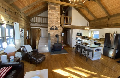 Basye House | Charming cabin at Bryce Resort. Includes ski passes for 6.