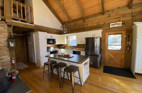 Basye House | Charming cabin at Bryce Resort. Includes ski passes for 6.