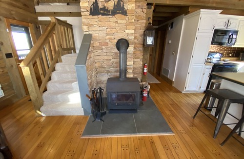 Basye House | Charming cabin at Bryce Resort. Includes ski passes for 6.