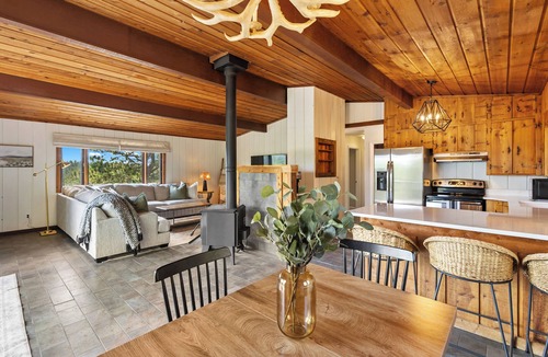 Rainbow Valley Cabin | Charming Cabin, Endless Views