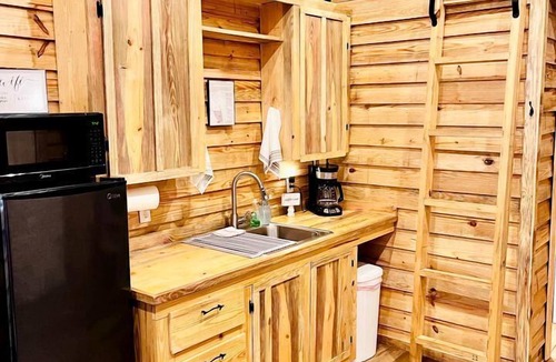 Livingston Cabin | Charming Cabin for a Family Holiday next to Big Thicket National Preserve, Texas
