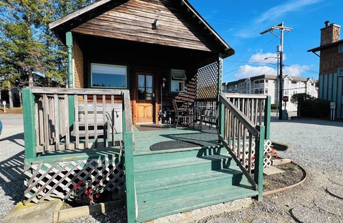 La Conner Cabin | Charming cabin in beautiful La Conner with Hot tub