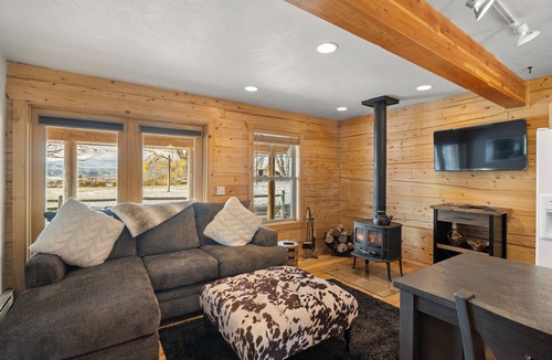 Glenwood Springs Cabin | Charming Cabin in Beautiful Park-Like Setting