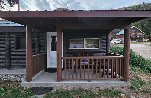 Cooke City-Silver Gate Cabin | Charming Cabin in Cooke City