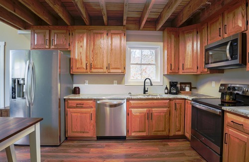 Patrick Henry Cabin | Charming cabin in lovely Louisa