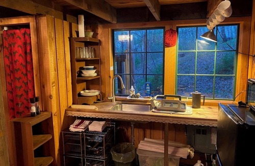 Ghent Cabin | Charming Cabin in the Woods. POOL!