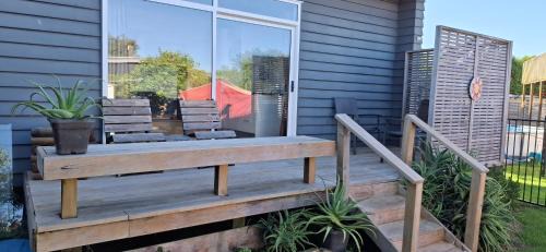 Whitianga Apartment | Charming cabin