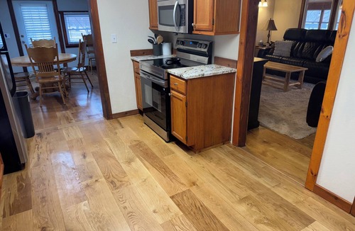 Branson Cabin | Charming Cabin On Taneycomo Lake - Cabin 1 - Historic Ozarks Cabin