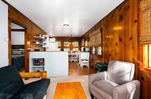 Two Harbors Cabin | Charming cabin only feet from Lake Superior