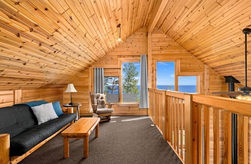 Two Harbors Cabin | Charming cabin only feet from Lake Superior