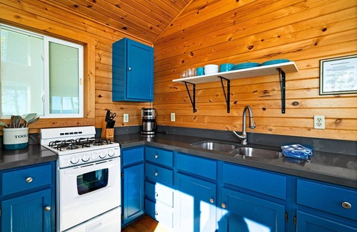 Two Harbors Cabin | Charming cabin only feet from Lake Superior