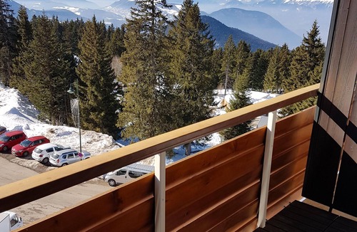 Chamrousse Apartment | Charming cabin studio * 4/5 pers COZY at 50 m from the slopes