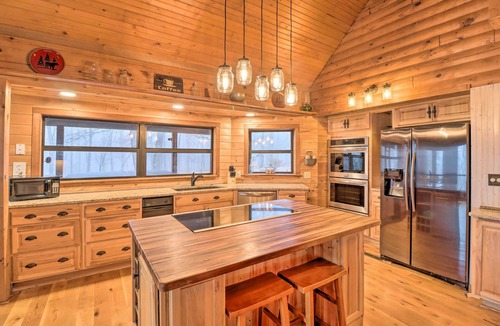 Mt. Sherman Cabin | Charming Cabin w/Hot Tub, Fire Pit & Views!