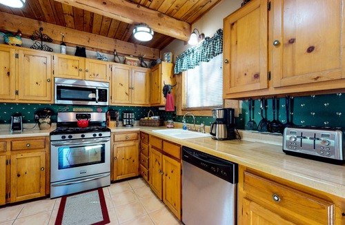 Pagosa Springs Cabin | Charming cabin with WiFi & fireplace access to lake, hot springs, Wolf Creek