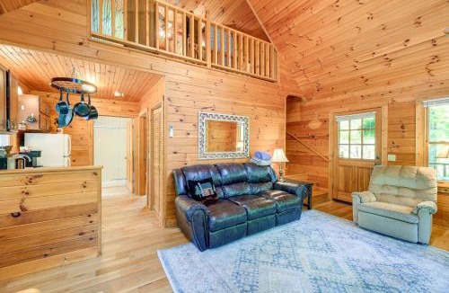 Laurel Springs House | Charming Cabin w/Wraparound Deck in Blue Ridge!