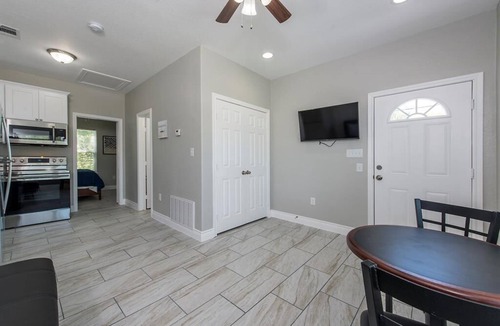 San Leon House | Charming cabin with full kitchen! Unit 2/6