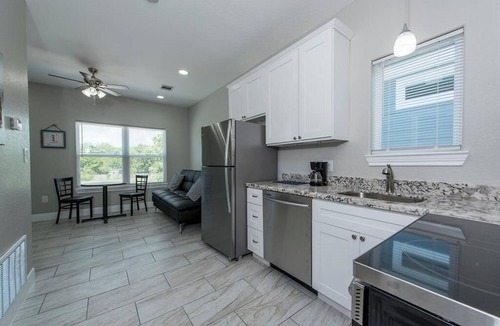 San Leon Cabin | Charming cabin with full kitchen! Unit 3/6