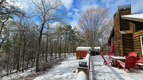 Ranger House | Charming Cabin with Game Room & Firepit