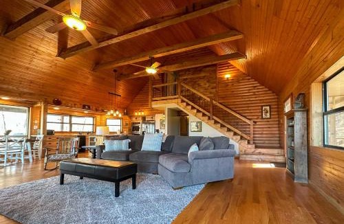 Mt. Sherman House | Charming Cabin with Hot Tub, Fire Pit and Views!