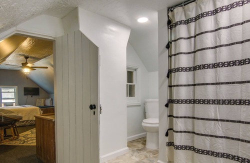 Cambridge Apartment | Charming Cambridge Apartment - Walk to Downtown!