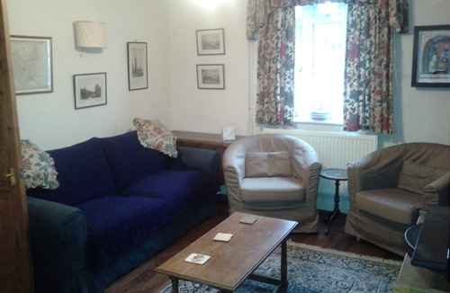 Barrow Upon Soar Cottage | Charming Canal-side Cottage in quiet Village Setting