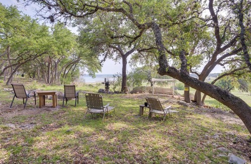 Canyon Lake House | Charming Canyon Lake Cottage w/Pool & BBQ Pit!