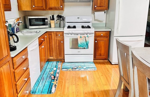 Mashpee House | Charming Cape Cod summer house conveniently located with plenty to offer.