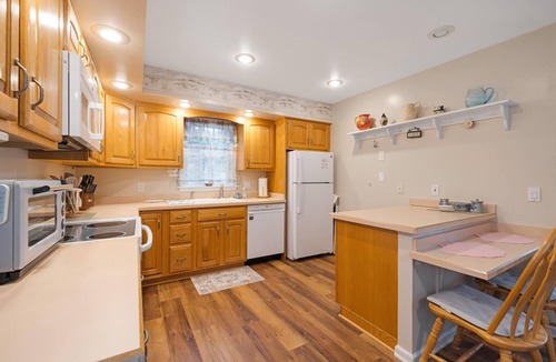 Cape May Point House | Charming Cape May Point Retreat – 2BR/2BA, Sleeps 6, Pet-Friendly, Steps to Alexander Beach & Nature Trails