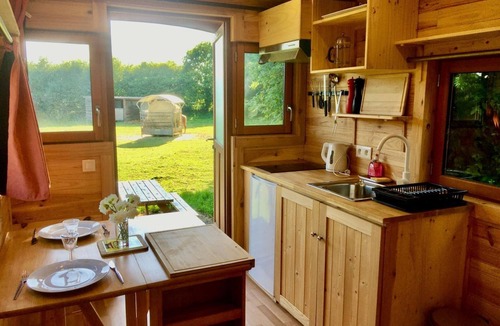 La Chapelle-Cecelin Apartment | Charming caravan near equestrian center, perfect for unwinding