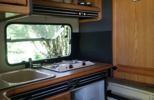 Marray House | CHARMING CARAVAN IN "SIXTIES" MODE