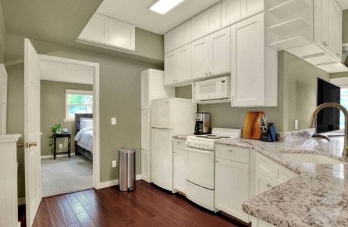 Lakeland House | Charming Carriage House with two private units!
