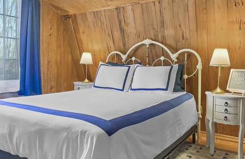 Seymour Cottage | Charming Carriage House