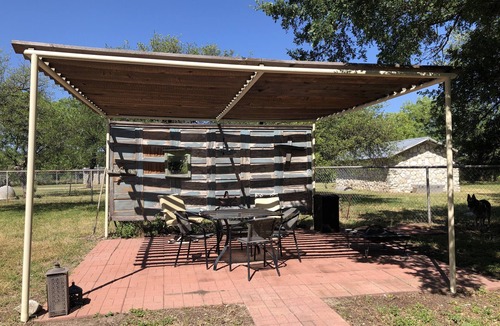 Junction House | Charming Casa Rio on the Johnson Fork of the Llano River