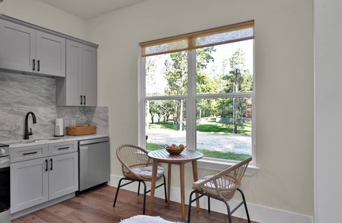 Stagecoach House | Charming Casita with Kitchen and Bath on Lake Apache in serene Stagecoach, TX
