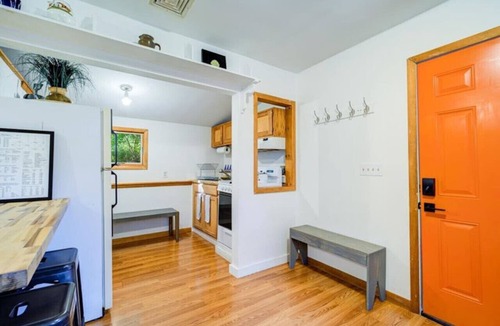 Town of Marbletown House | Charming Catskills Studio