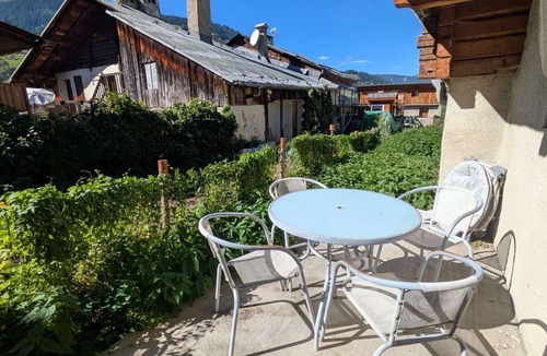 Areches Apartment | Charming central T2 with parking and WIFI
