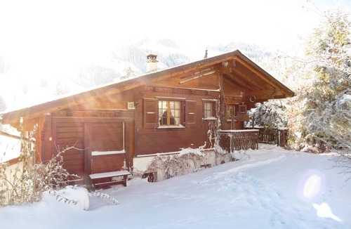 Moleson Ski Chalet | Charming Chalet | Private Indoor Pool & Sauna | Alpine Location | sleeps up to 9