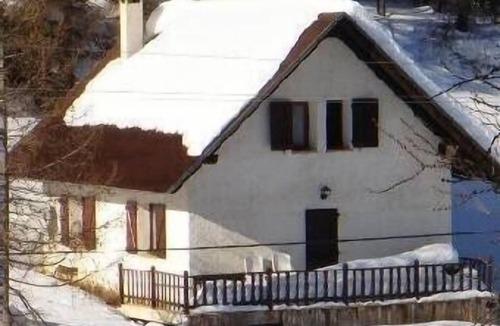 Roubion Ski Chalet | Charming chalet close to the slopes in a small ski resort